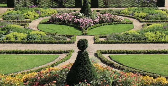 photo  les jardins du château des arcis, en mayenne, ouvrent pour la première fois pour le neurodon.  &copy;  dr 