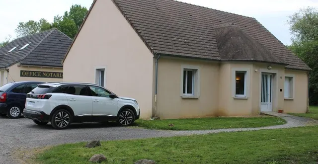 photo  le projet municipal de maison de santé pluridisciplinaire prendra place dans le cabinet médical existant du docteur pierre mathis, rue du pain-bénit, dans la commune déléguée de la fresnaye-sur-chédouet.  &copy;  ouest-france 