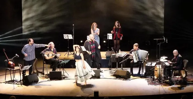 photo  grand théâtre, le 5 mai 2022. ramzi aburedwan (à gauche) et son ensemble dal’ouna pour leur voyage « natouf ».  &copy;  yves hardouin 