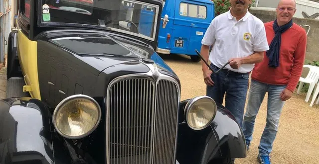 photo  martial soulard et sylvain guyon, président et vice-président du club des amateurs des anciennes renault. à gauche, une monaquatre de 1933. au fond, une estafette de 1972.  &copy;  ouest-france 