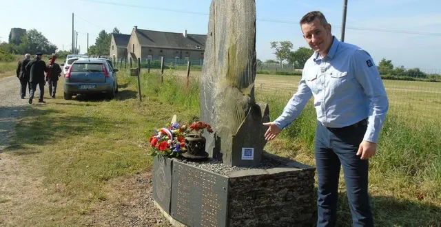 photo  les personnes qui s’intéressent au mémorial de la croix-poulet y trouvent désormais un « qr code », qui donne accès aux informations qui complètent les inscriptions renouvelées sur la stèle.  &copy;  co 