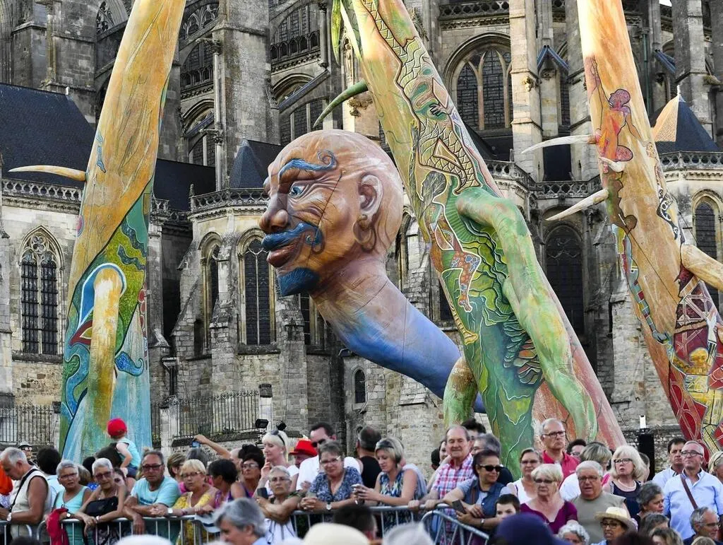 Parade Le Mans Fait Son Cirque 2022 Festival. Le Mans fait son cirque une nouvelle fois privé de sa parade - Le  Mans.maville.com