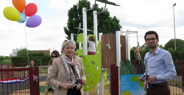 photo  c’est en présence de la sous-préfète, véronique ortet, que le maire, jérôme prémartin, a procédé à l’inauguration de l’aire de jeux, vendredi.  &copy;  ouest-france 