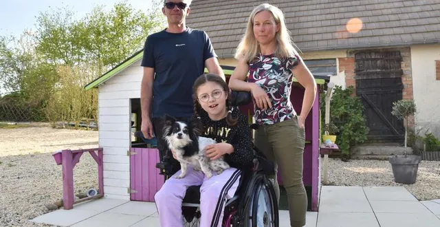 photo  anaïs et ses parents sébastien et marielle espèrent que l’opération pourra se réaliser.  &copy;  le maine libre 