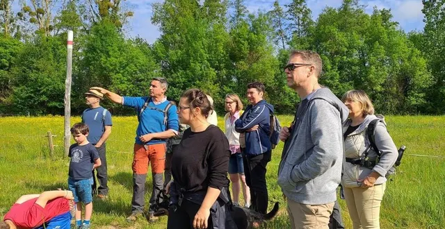 photo  laurent tertrais explique l’importance du respect de cette nature sauvage.  &copy;  ouest-france 