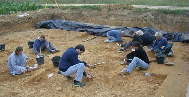 photo  depuis 1998, des fouilles archéologiques ont lieu à rânes et saint-brice-sous-rânes.  &copy;  dr 