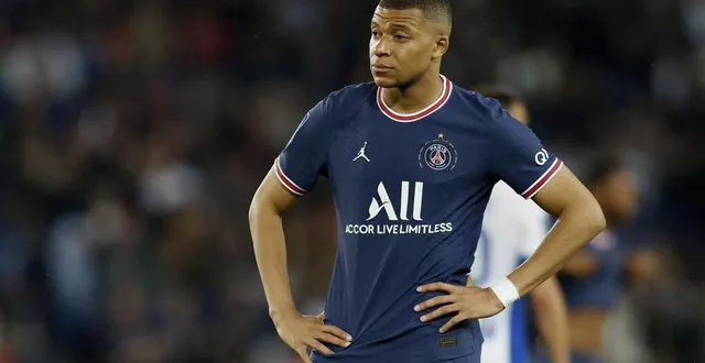 photo  kylian mbappé pourrait encore plus marquer l’histoire du football en cette fin de saison.  &copy;  photo : reuters/gonzalo fuentes 