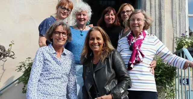 photo  l’équipe renouvelée d’entre cours et jardins. de gauche à droite et de bas en haut : victoria, aileen, (heidi, une amie allemande), gabriela, kika, yeda et maren.  &copy;  ouest-france 