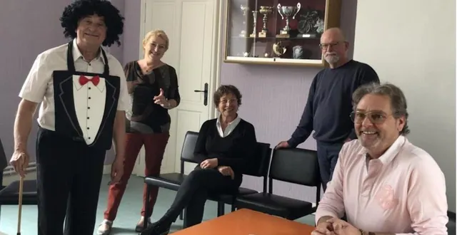 photo  les comédiens amateurs lors d’une répétition de l’atelier théâtre, à champfleur, avant les représentations.  &copy;  ouest-france 