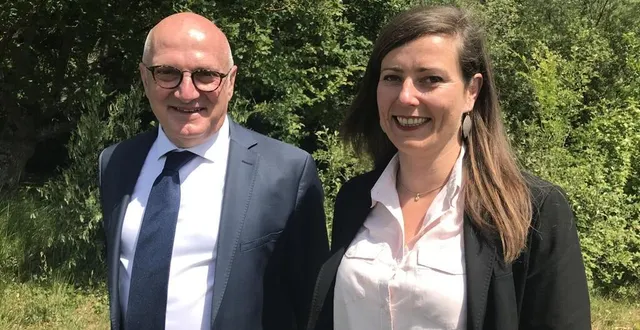 photo  françois gernigon, candidat horizons aux législatives dans la première circonscription du maine-et-loire, et sa suppléante hélène cruypenninck.  &copy;  ouest-france 