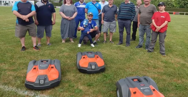 photo  la commune a signé avec l’entreprise jolivet un contrat de location pour trois robots-tondeuses.  &copy;  le maine libre 