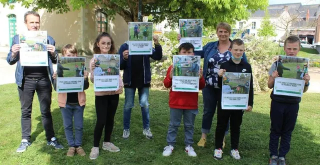 photo  le conseil municipal des jeunes lance une campagne d’affichage contre le manque de propreté en ville.  &copy;  le maine libre 