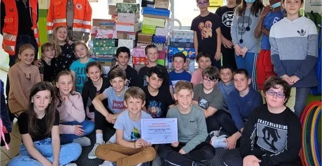 photo  pour cette opération solidaire envers l’ukraine, l’école s’est associée à la croix-rouge.  &copy;  le maine libre 