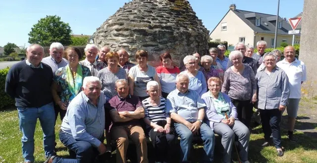 photo  après le repas, les convives ont posé pour la traditionnelle photo. 