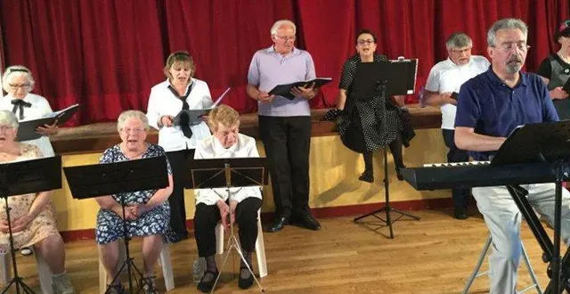 photo  les deux chorales ont été chaleureusement applaudies.  &copy;  ouest-france 