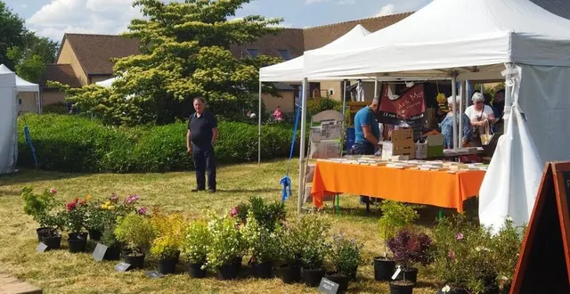 photo  fleurs, fruits, légumes mais aussi lectures sur le thème de la nature étaient au rendez-vous ce dimanche, à moulinsart. la fête était belle.  &copy;  ouest-france 