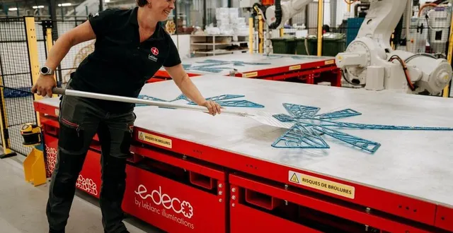 photo  le fabricant de décors festifs s’est doté de quatre robots d’impression en trois dimensions, comme celui-ci.  &copy;  photo le maine libre – adèle jamonneau 