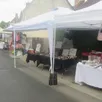 photo  dimanche, de 9 h à 17 h, une vingtaine d’exposants se sont présentés sur le marché local : charcutier, boucher, fromager, fleuriste, vêtements pour enfants et adultes… et une grande surprise : des fermiers ont apporté du miel, de la sève de bouleau, des soins pour la peau, des glaces et sorbets… le tambores social club, fanfare de percussions composé d’une trentaine d’artistes, était présent pour une belle partition dès 11 h. ce fut une journée très réussie. 
