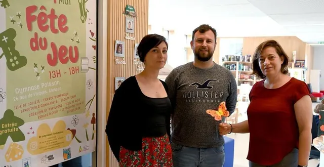 photo  l’équipe de la ludothèque de courteille, marie lepeintre, stéven lequitte et marie-france blanchet préparent la 1re fête du jeu à alençon  &copy;  ouest-france 