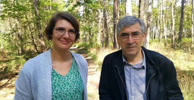 photo  charlène david, nouvelle animatrice charte forestière du territoire à la communauté de communes orée bercé belinois, en compagnie de gérard lambert, vice-président communautaire en charge de la charte forestière.  &copy;  ouest-france 