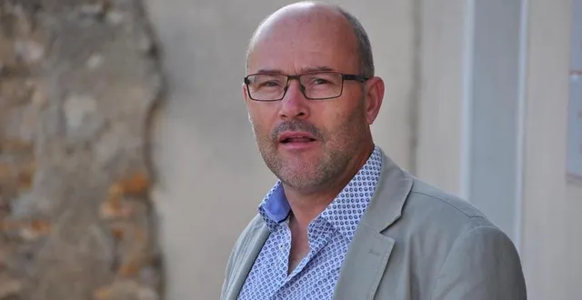 photo  laurent hubert, maire de villaines-sous-malicorne, attend en vain des nouvelles d’orange.  &copy;  archives 