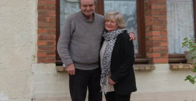 photo  bob et shirley devant leur réveillon jazz café.  &copy;  ouest-france 