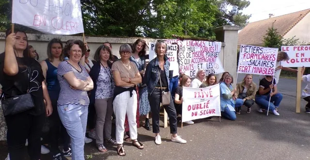 photo  90 % du personnel de la pouponnière du perquoi était en grève : « nous sommes les oubliés du ségur de la santé qui pénalise nos revalorisations salariales. nous voulons y être intégrés ».  &copy;  le maine libre 