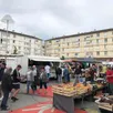 photo le marché de courteille à alençon, le dimanche matin.