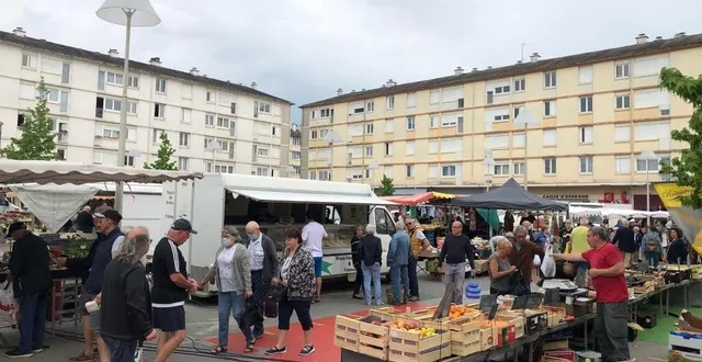 photo  le marché de courteille à alençon, le dimanche matin.  &copy;  ouest-france 