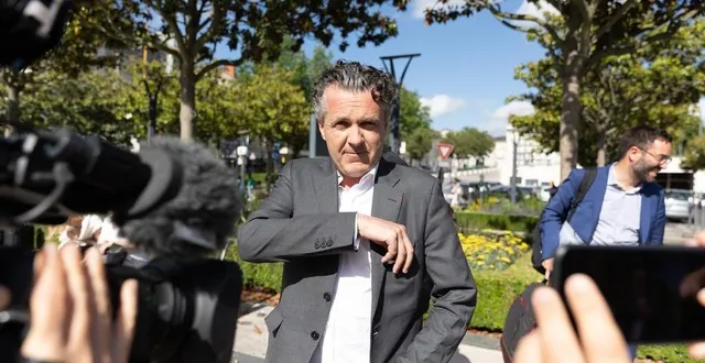 photo  angers, le 20 mai 2022. sitôt la composition du gouvernement dévoilée, christophe béchu a embarqué avec son directeur de cabinet dans le tgv de 17 h 44 pour paris.  &copy;  regine lemarchand 