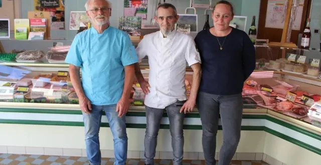 photo  raymond fromentin, avec arnaud et séverine hoyez.  &copy;  le maine libre 