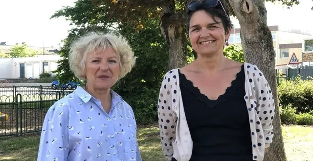 photo  ghislaine bonnet (lfi) est candidate à la députation, avec nathalie buchot (ee-lv), sa suppléante.  &copy;  le maine libre 