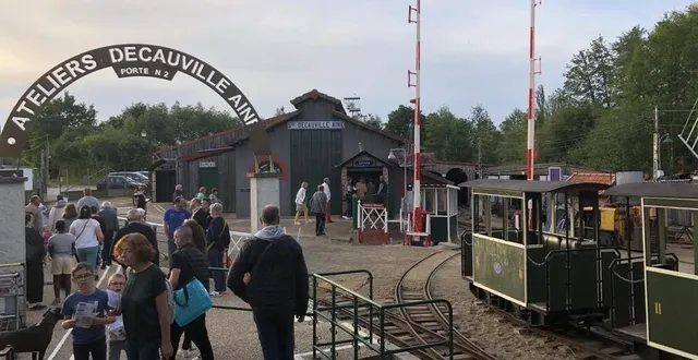 photo  après une dizaine de minutes en train, le muséotrain s’ouvre aux privilégiés de la nuit des musées.  &copy;  le maine libre 