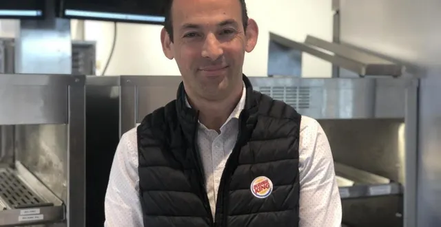 photo  kader aissani est à la tête du burger king de flers, dans l’orne.  &copy;  ouest-france 