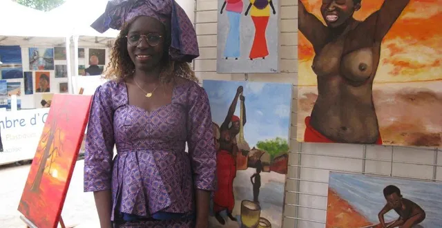 photo  aston faye est sénégalaise. elle peint l’histoire de son pays pour laisser des souvenirs aux jeunes. comme la femme à la calebasse, que les africaines ne portent plus sur leurs têtes aujourd’hui !  &copy;  ouest-france 