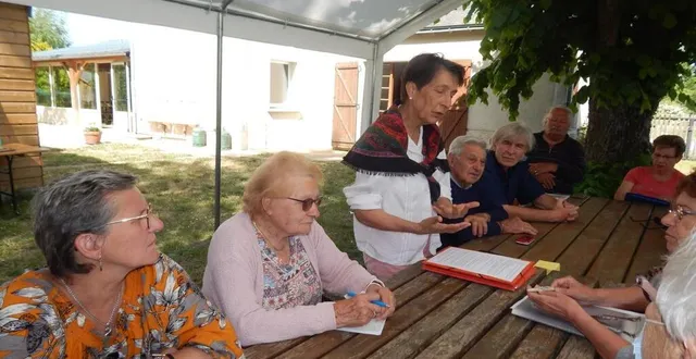 photo  c’est en extérieur que s’est tenue l’assemblée générale de l’association des amis du moulin de rotrou.  &copy;  le maine libre 