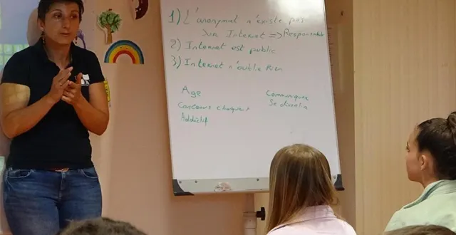 photo  émilie, de l’association « génération numérique », est intervenue devant un groupe d’élèves de 6e. 