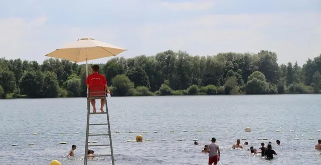 photo  ensuite, la surveillance est assurée en juin les mercredis et week-ends.  &copy;  ville de la flèche 