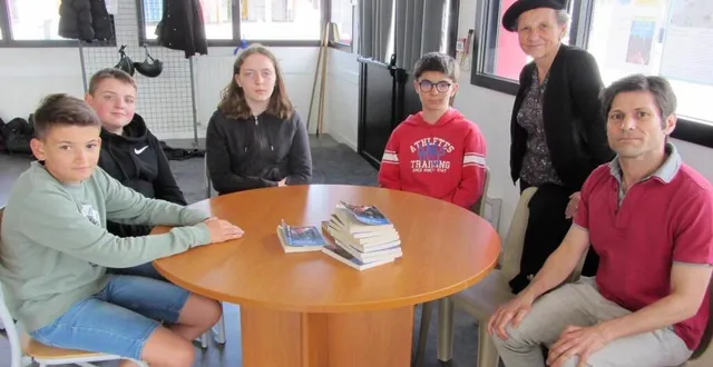 photo  accompagnés de leur professeur de français paul robelet, timothé, antonin, léa et maël ont pu échanger avec la romancière évelyne brisou-pellen.  &copy;  ouest-france. 