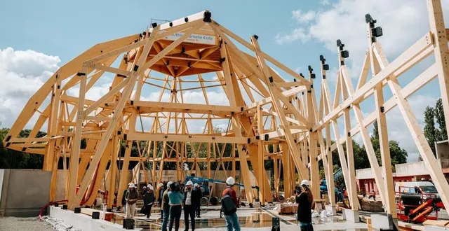 photo  une visite du chantier a été organisée ce mardi 24 mai.  &copy;  le maine libre – adèle jamonneau 