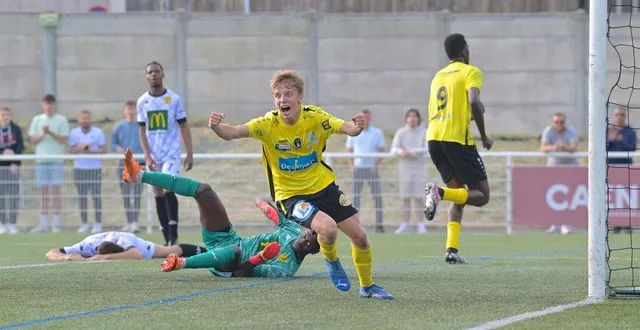 photo  comme flers et la maladrerie, kévin quénéa et l’asptt caen se battent pour la montée.  &copy;  guillaume marie 