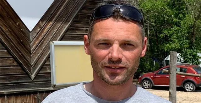 photo  elvis sabin, le président du moto-club de vaas, est ravi que le motocross revienne sur le circuit de la thibaudière.  &copy;  ouest-france 