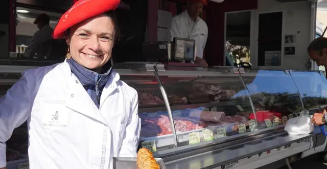 photo  violaine fortin, de la ferme de la jaluère de juigné-sur-sarthe, propose depuis quelques semaines sur les marchés du pays sabolien une création originale : de la « brillette », une brioche avec des rillettes.  &copy;  le maine libre 
