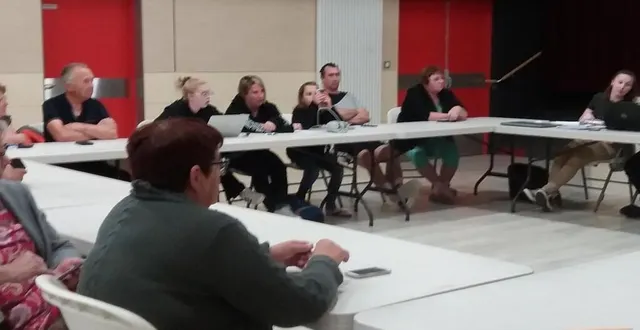 photo  les membres de voivres animation loisirs préparent la fête de la musique.  &copy;  ouest-france 