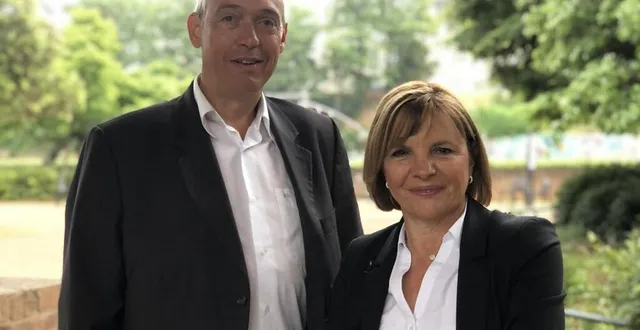 photo  sylvie tolmont et son remplaçant romuald martin, candidats socialistes dans la 4e circonscription de la sarthe aux législatives 2022.  &copy;  le maine libre 