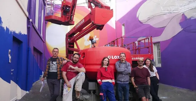 photo  seth et son équipe œuvrent tous les jours sur les murs de l’impasse jankowski depuis le 23 mai dernier.  &copy;  ouest-france 