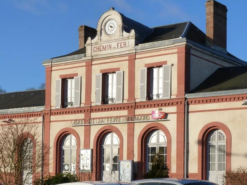 Le TER Paris Le Mans rate l’arrêt de La FertéBernard, cinq passagers rentrent à pied Le
