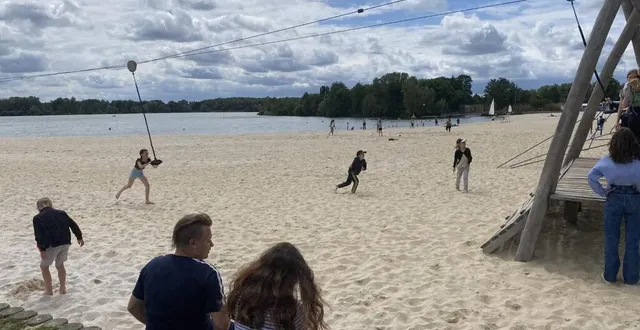 photo  depuis 2001, la baignade surveillée est possible au lac de loisirs de la monnerie. l’espace est également composé d’activités sportives et nautiques, de sentiers de marche ou de vélo.  &copy;  ouest-france 