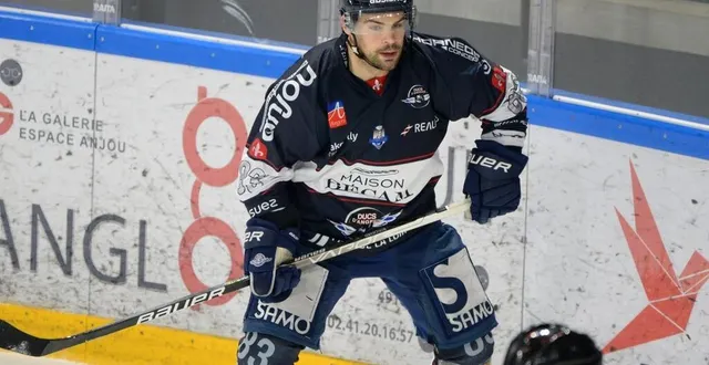 photo  danick bouchard quitte angers pour amiens.  &copy;  sébastien aubinaud 