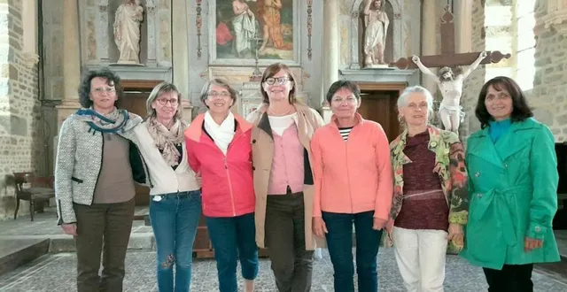 photo  les chanteuses de la chorale les voix-ci, les voix-là, lors d’une répétition dans l’église.  &copy;  ouest-france 